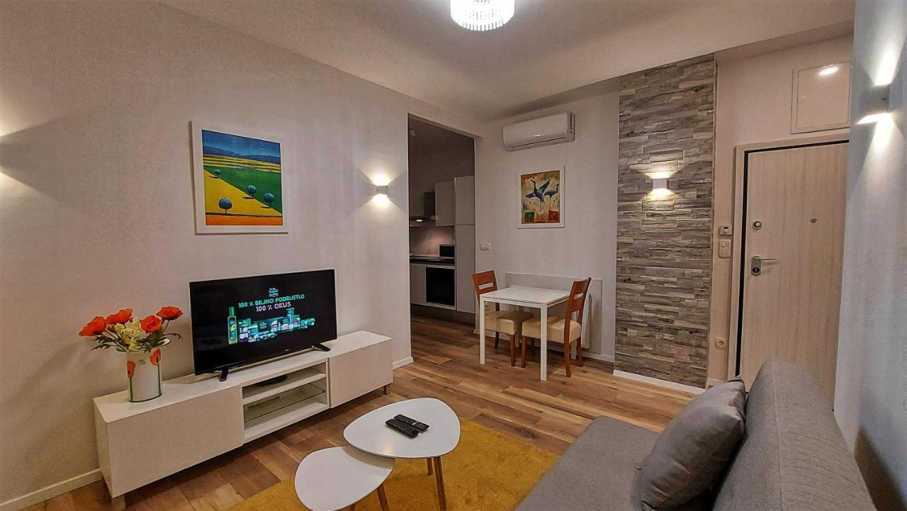 Apartments Square Загреб Екстер'єр фото