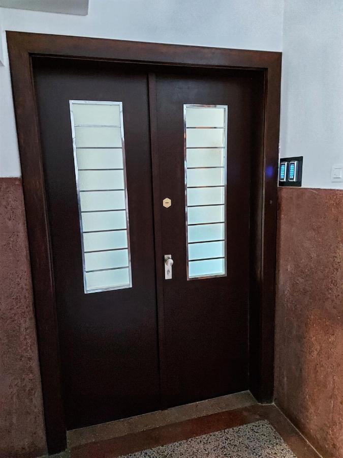 Apartments Square Загреб Екстер'єр фото