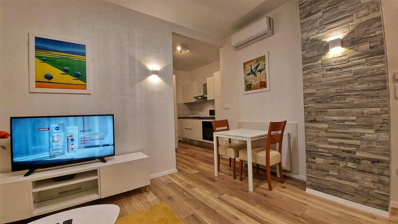 Apartments Square Загреб Екстер'єр фото