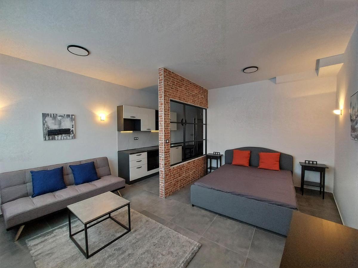 Apartments Square Загреб Екстер'єр фото