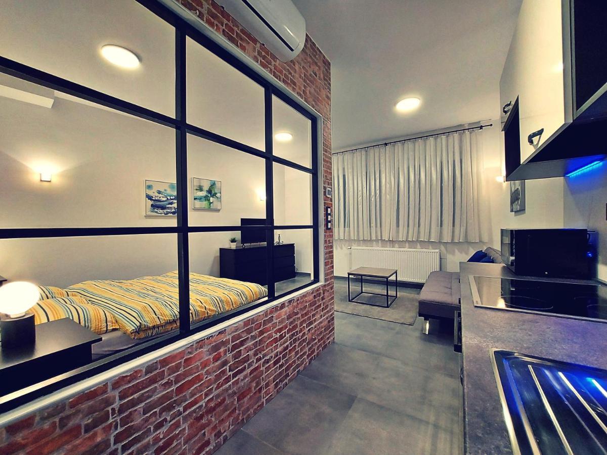 Apartments Square Загреб Екстер'єр фото