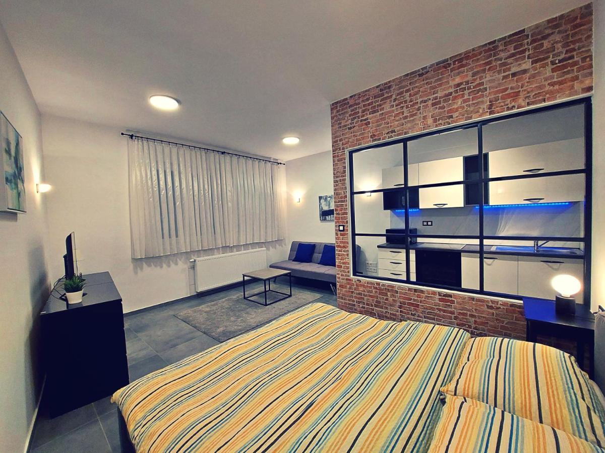 Apartments Square Загреб Екстер'єр фото