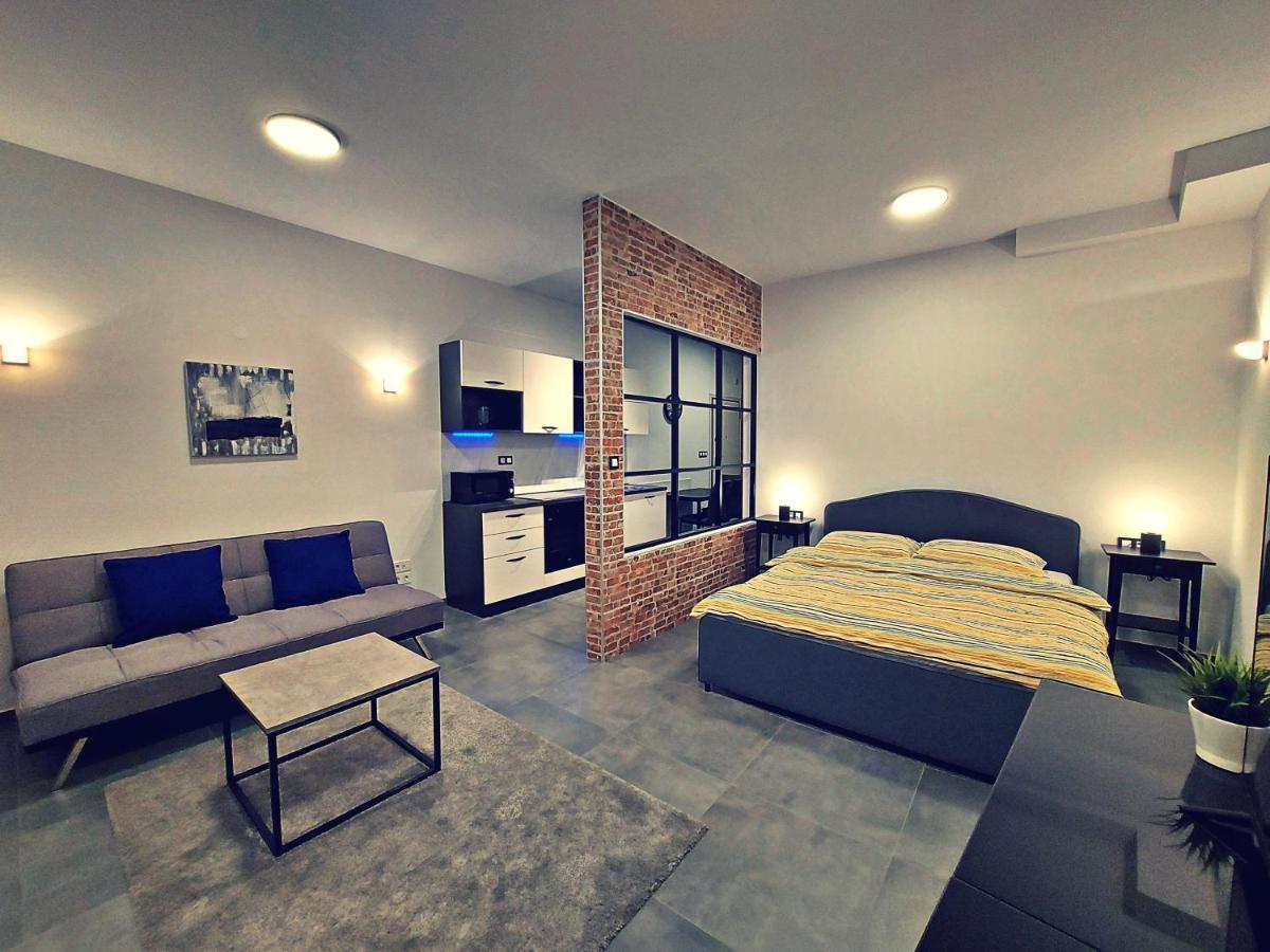 Apartments Square Загреб Екстер'єр фото