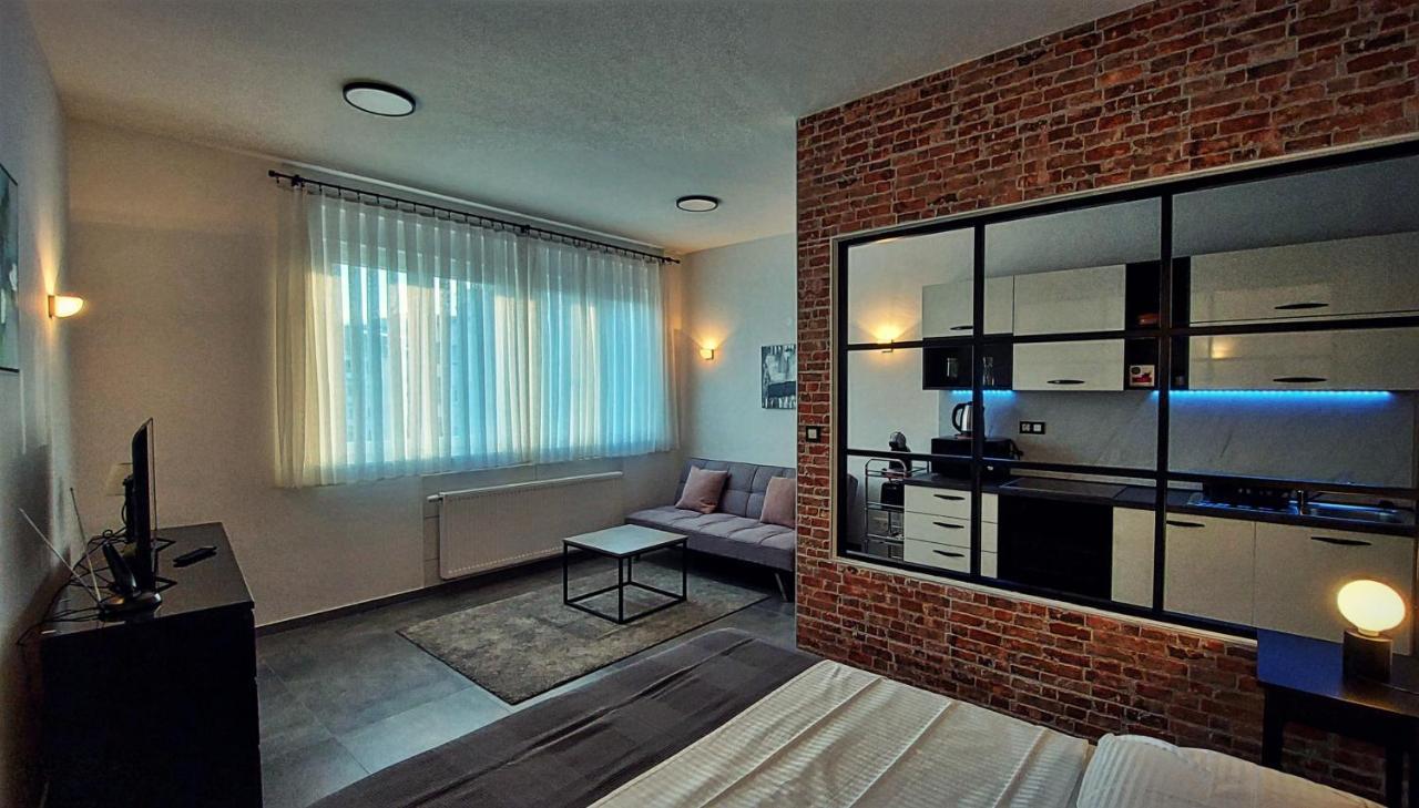 Apartments Square Загреб Екстер'єр фото