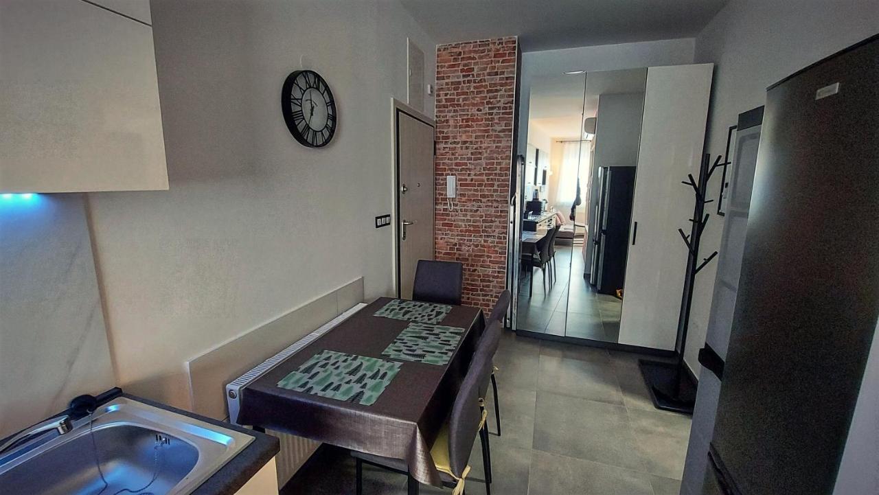Apartments Square Загреб Екстер'єр фото